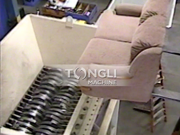 舊沙發(fā).jpg 舊沙發(fā).jpg